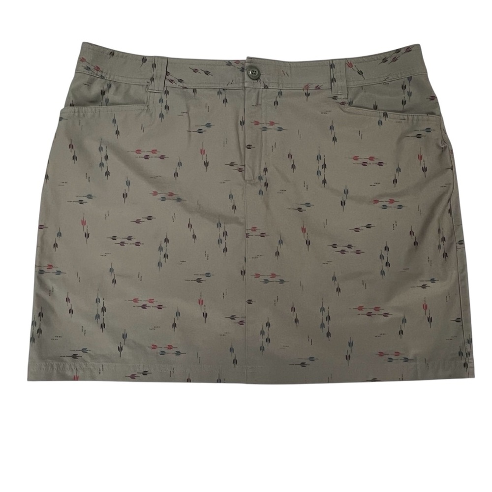 Eddie Bauer Olive Camo Green Skorts Casual Adventurer arrow print